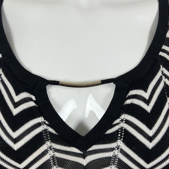 White/Black sweater size L - Picture 6 of 7